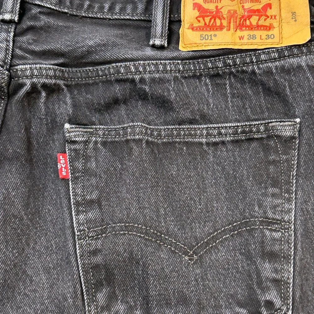 Levi's Vintage 501‎ Men's Black Straight Leg Button Fly Y2K Jeans 38/30